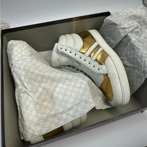 Gucci Men's White/Gold Contrast Padded Leather High-top Sneaker Gucci 8G - Picture 4 of 11